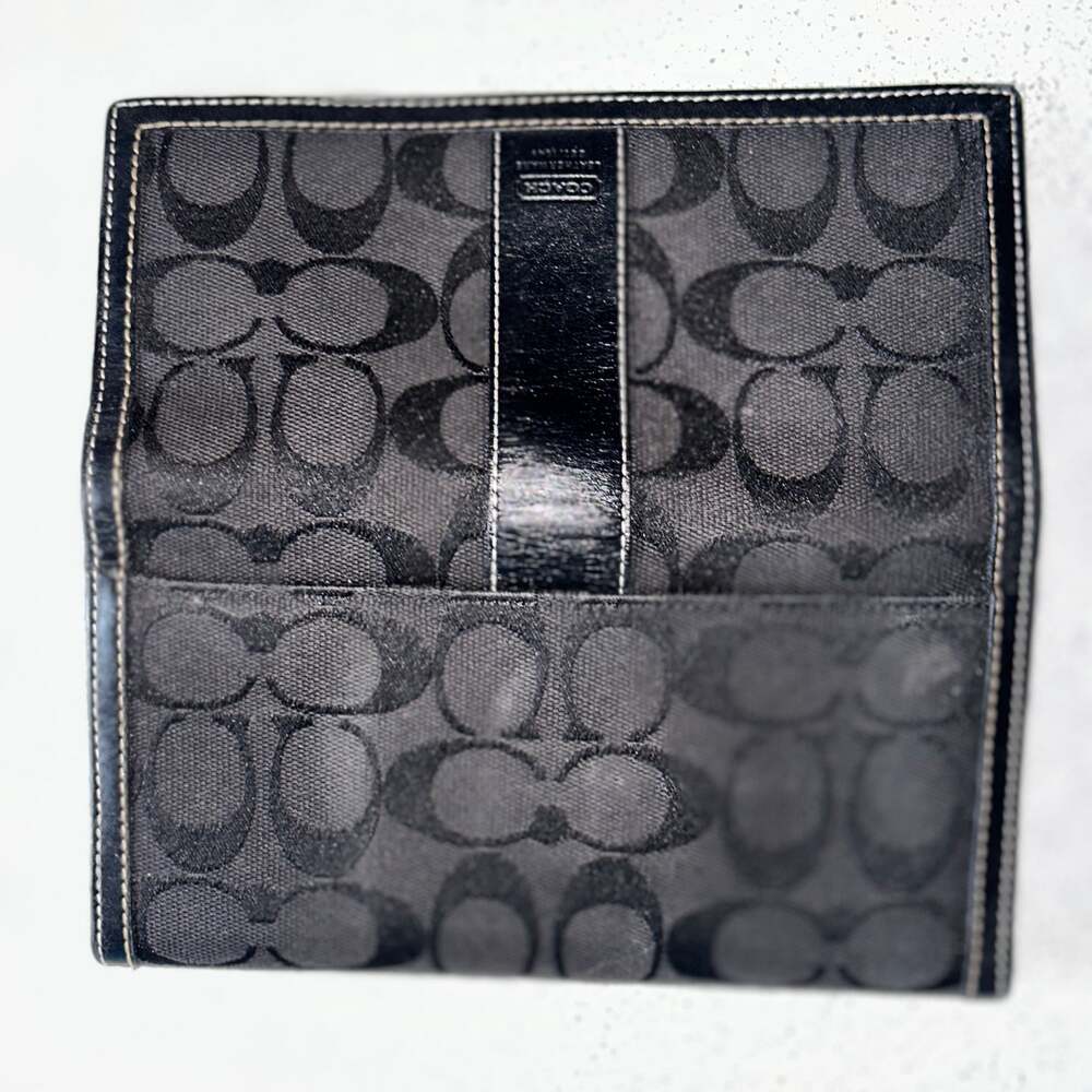 Coach Black Signature Trifold Wallet - Authenic - Picture 3 of 3